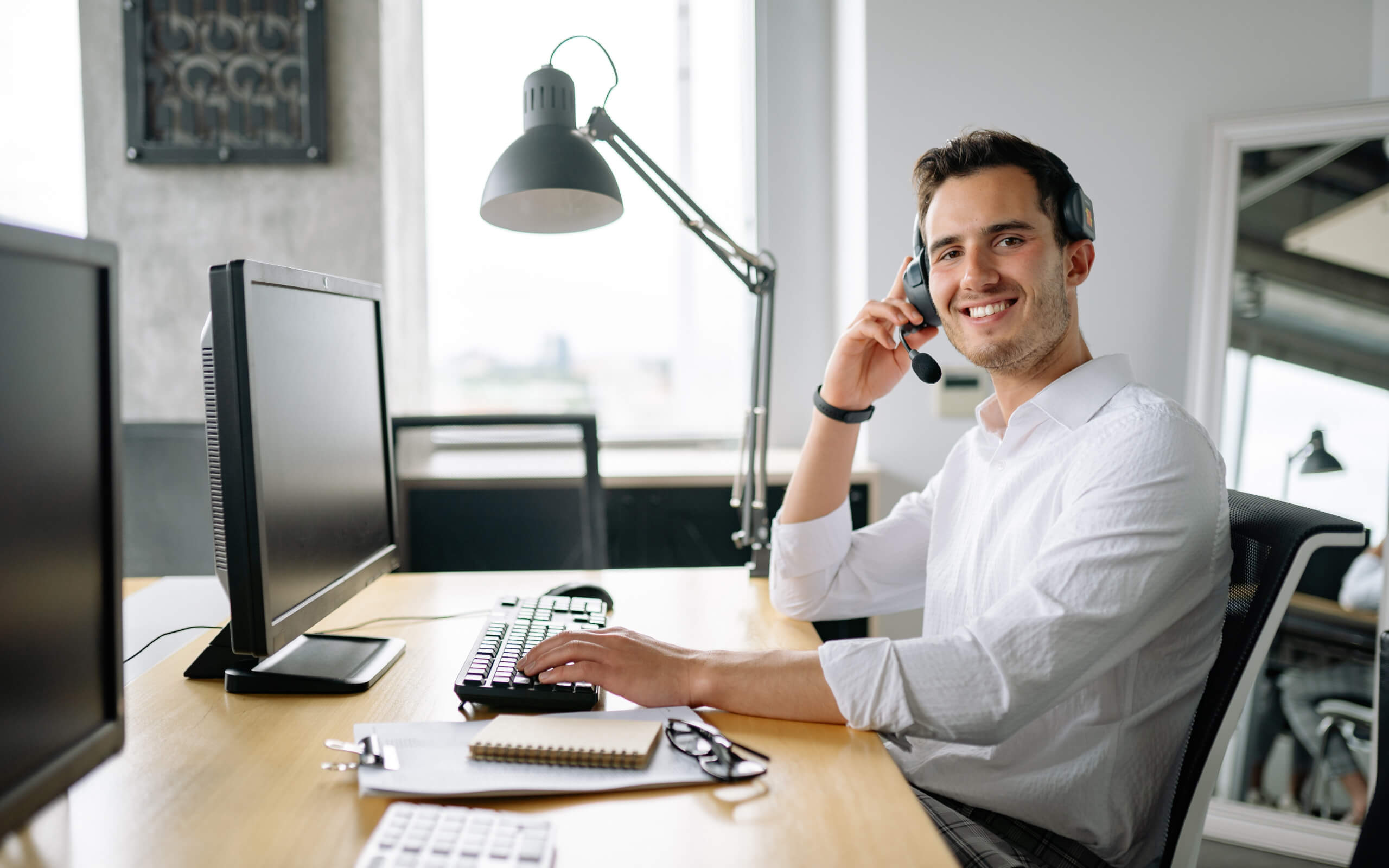 Benefits of Using a Customer Service Language Simply Contact