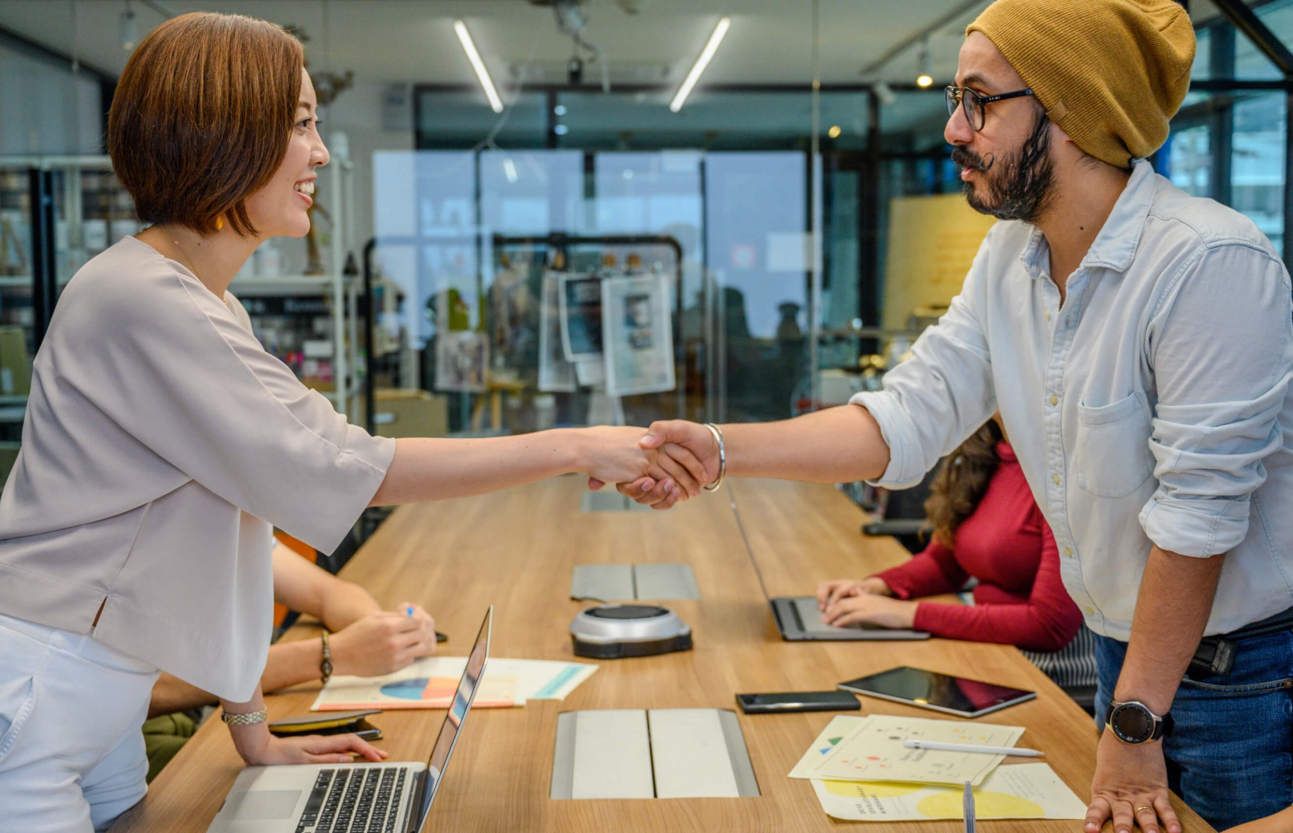 Front Office vs. Back Office Unpacking the Differences Simply Contact