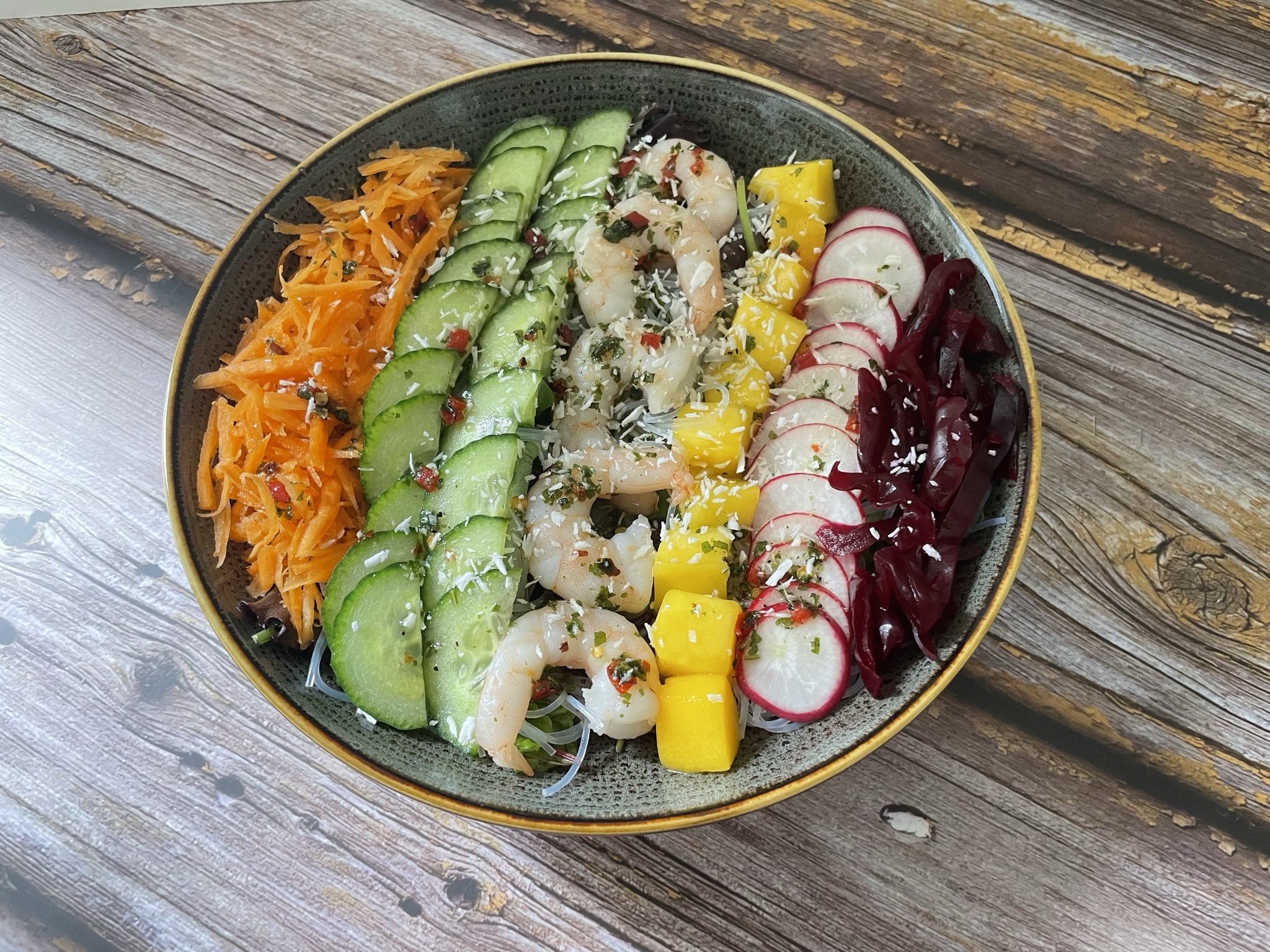 Low FODMAP Shrimp and Mango Bowl