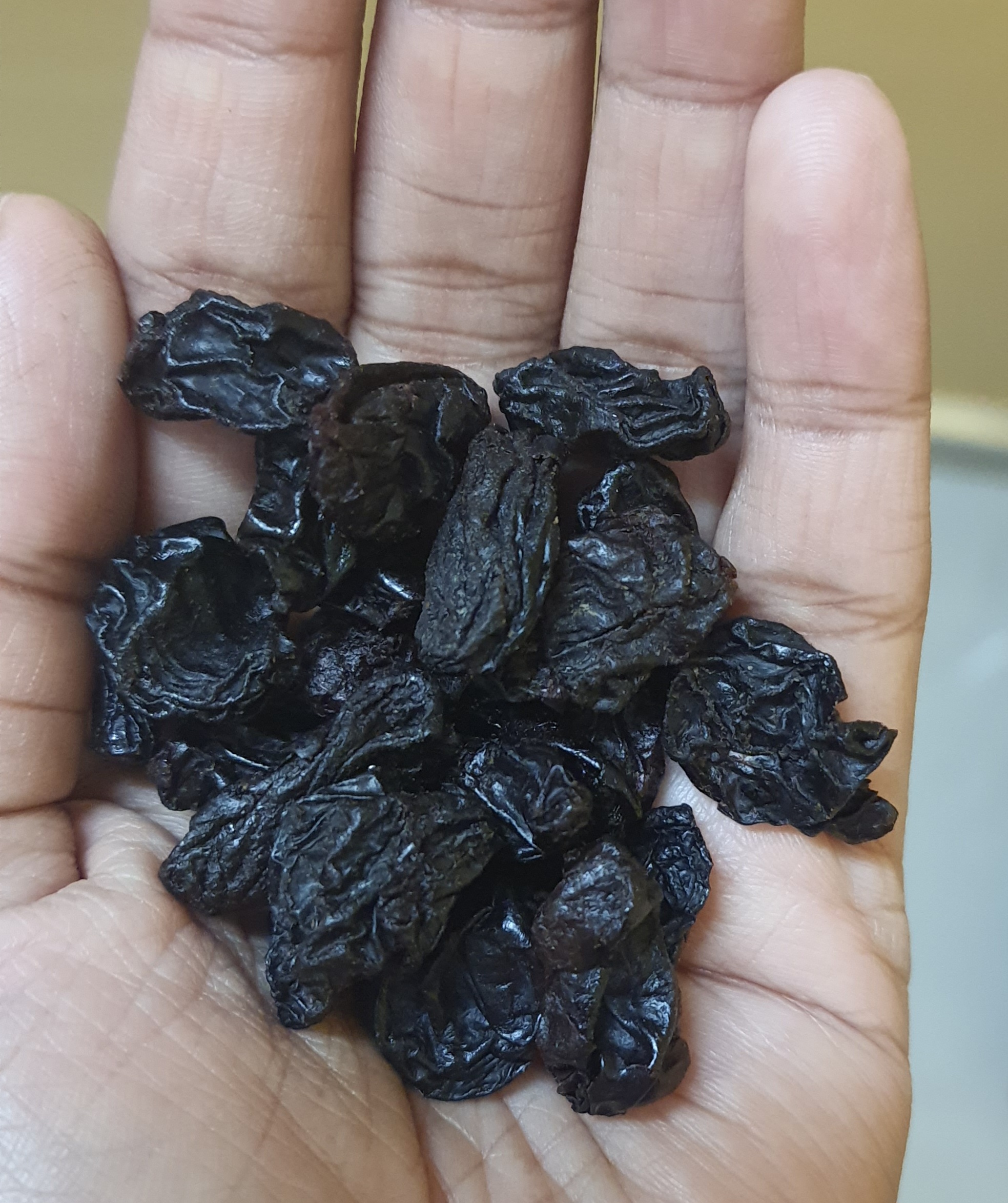 Simplyfyit » Food The Amazing Benefits of Eating Black Raisins Why You