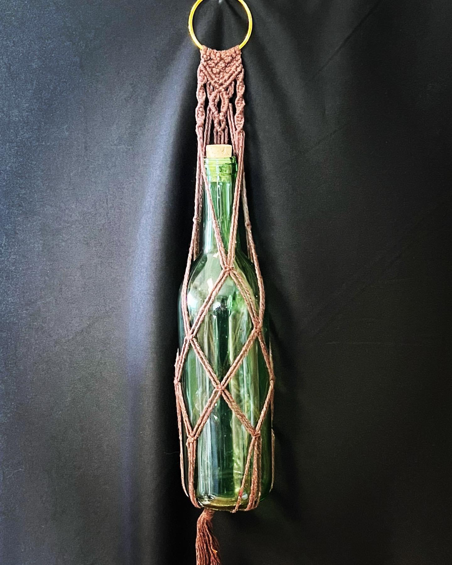 Brown macramé bottle holder Simply Nixe
