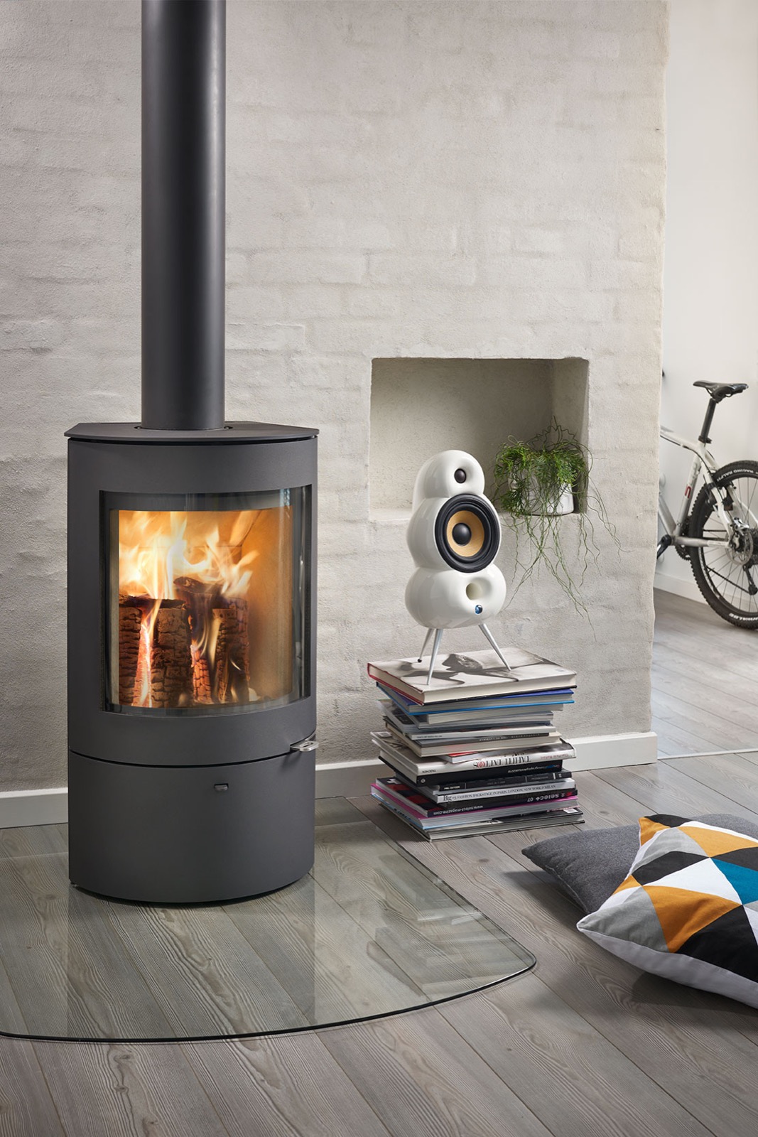 Westfire Uniq 21 SE Compact Wood Burning Stove in Black Simply Stoves