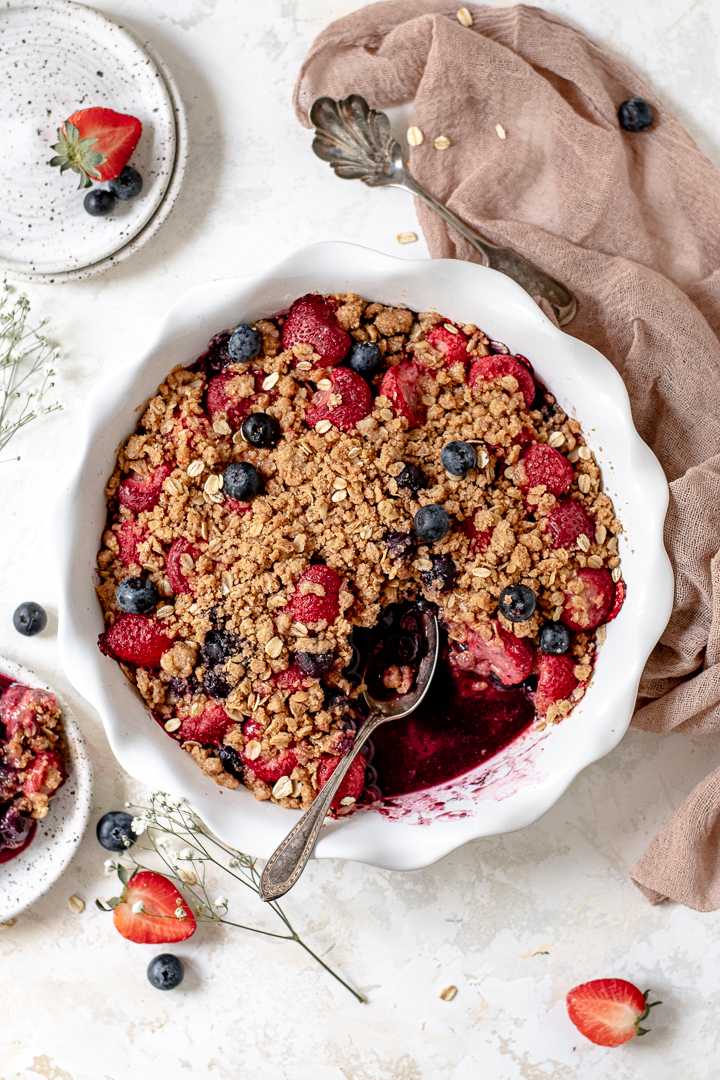 Perfect Super Easy Mixed Berry Crumble Simply Unbeetable