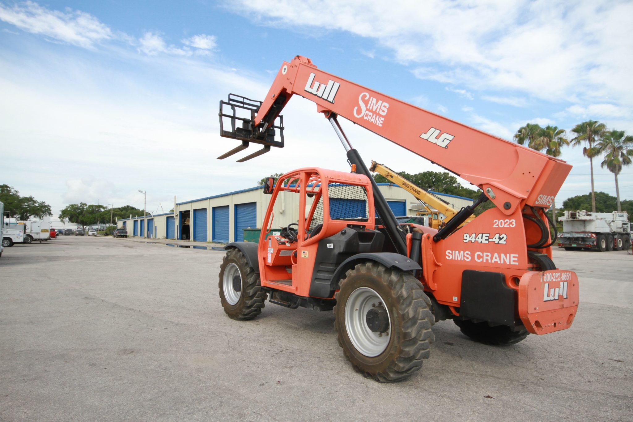 Lull 944E42 Sims Crane