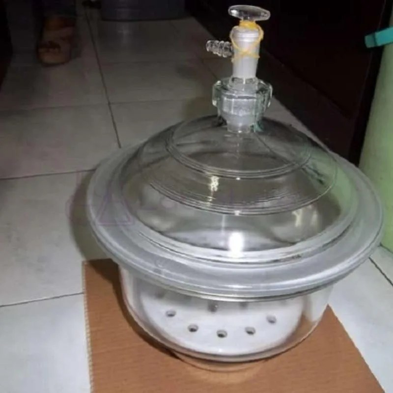 What is desiccator and its function ? Sinaumedia