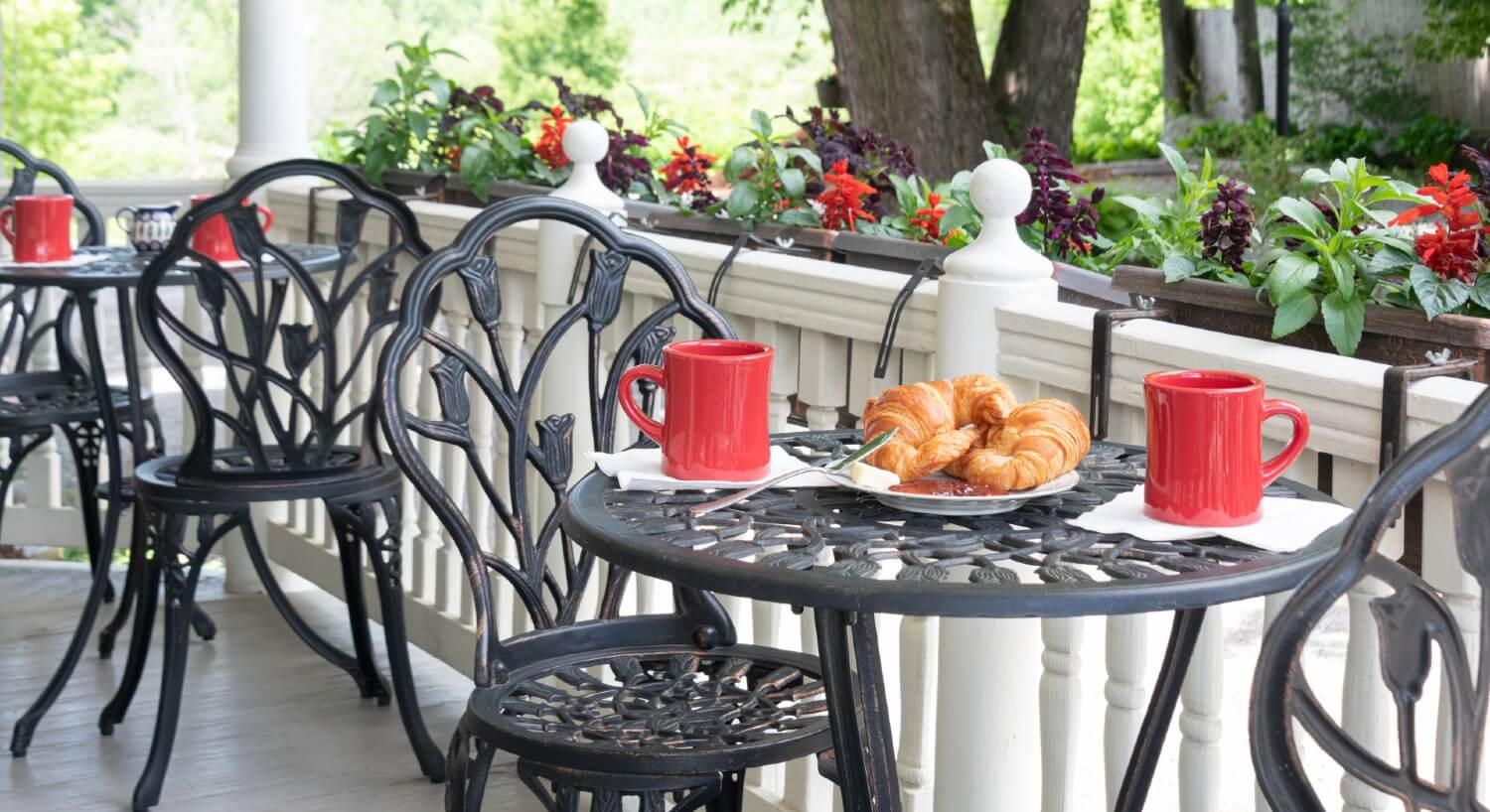 Browse the Photo Gallery of the Sinclair Inn Bed & Breakfast in Jericho VT