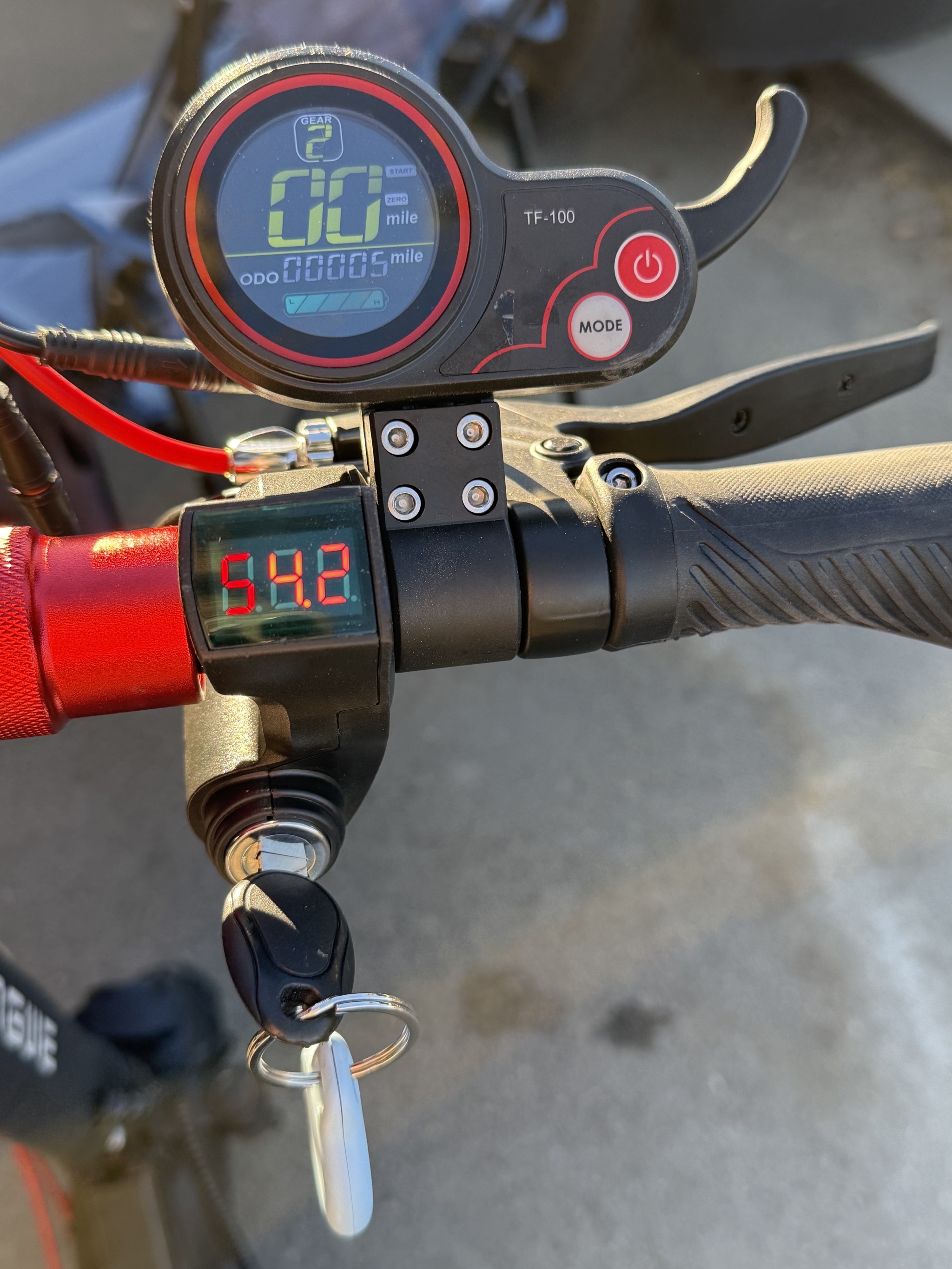 ENGWE Y600 830W electric scooter Sinclair Trails