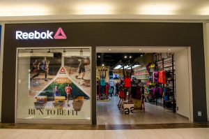 Abre primera tienda Reebok FitHub de Puerto Rico en Ponce - Sin Comillas