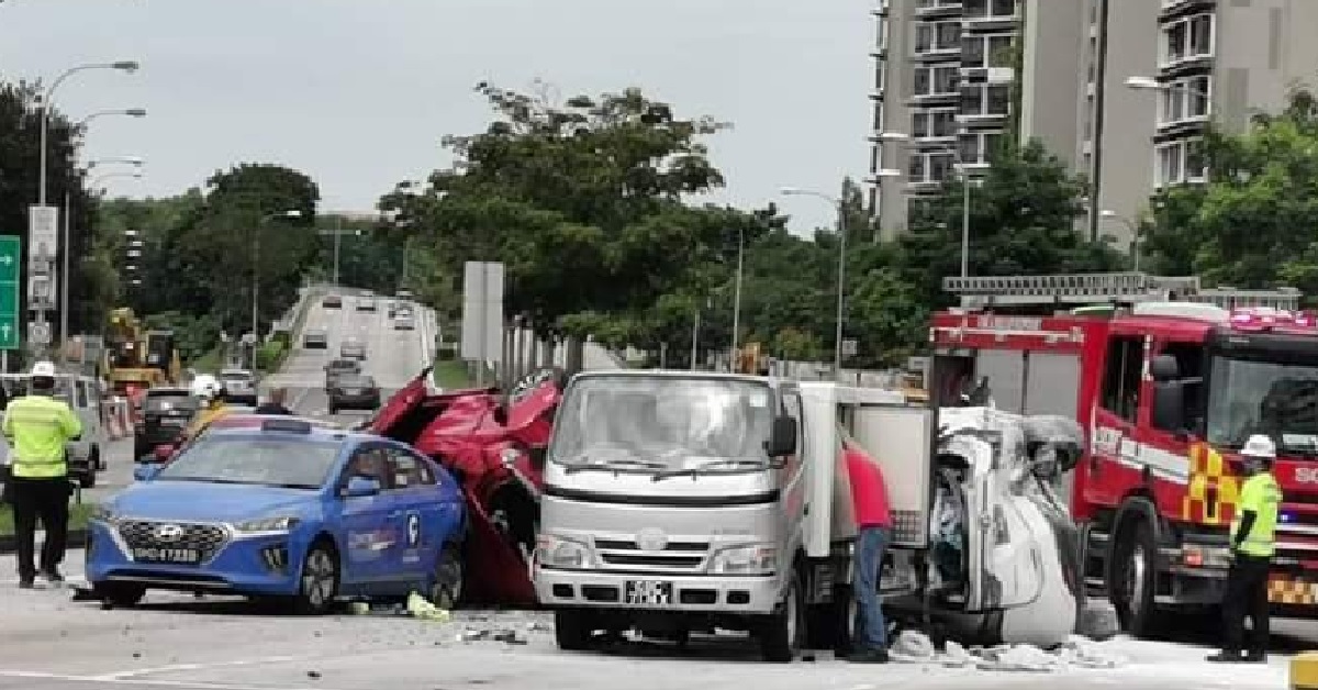 Singapore Car Accident Sports car, cab in Yishun crash, Latest
