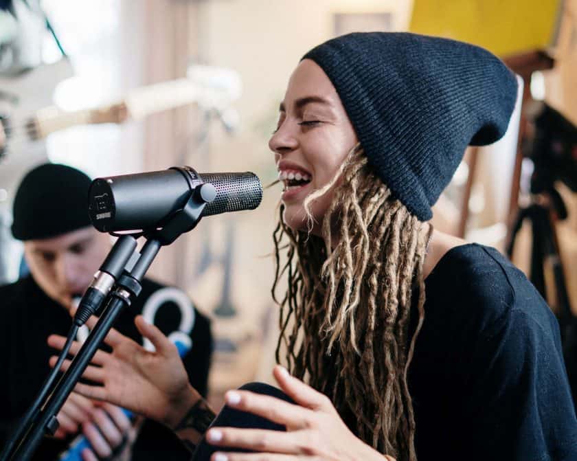 Tuning Troubles What Do Singers Drink to Clear Their Throats?