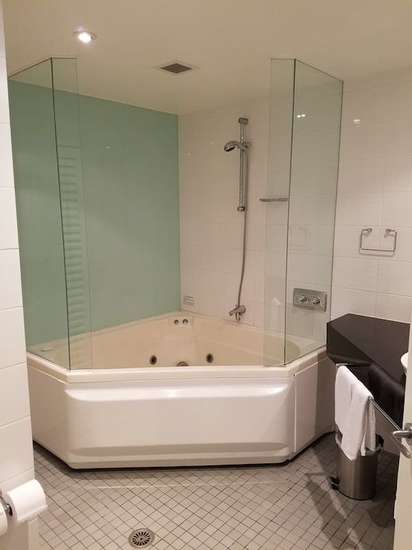 Hotels With Big Showers