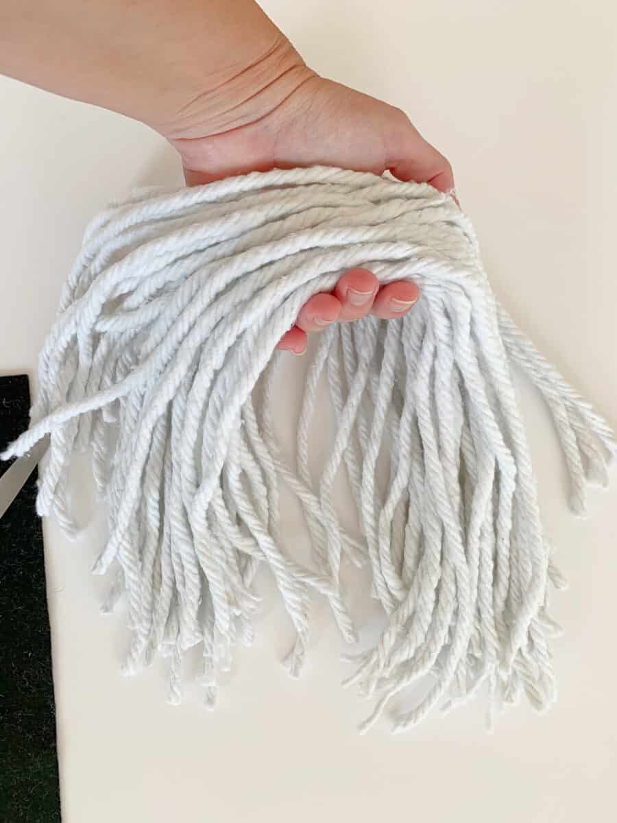 Easy DIY Mop Head Ghosts Single Girl's DIY