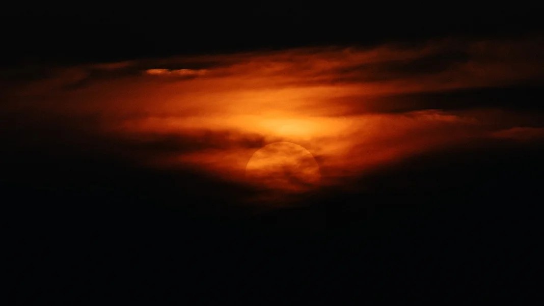 Scientists Want to Fight Climate Change by Blocking the Sun With Dust