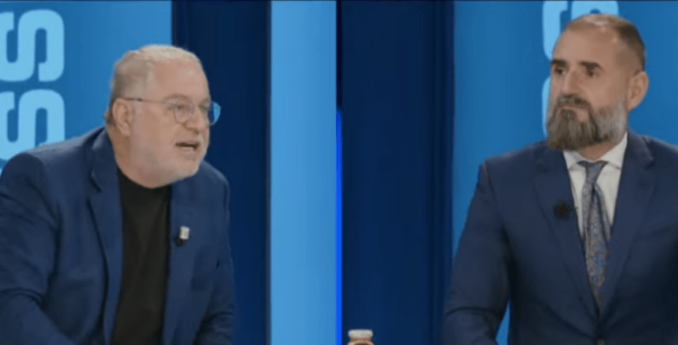 “Mos fol kot, ndalu dëgjo”, “Të ka mbetur Kurti në kokë” përplasen