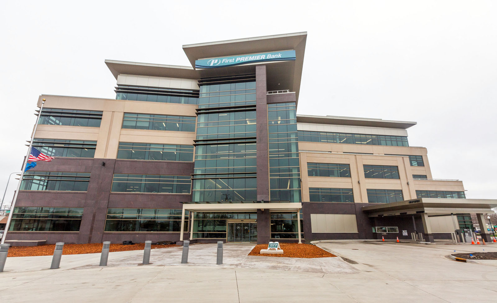 First Premier Bank opens new headquarters at ‘gateway to downtown’ Henry Carlson Company