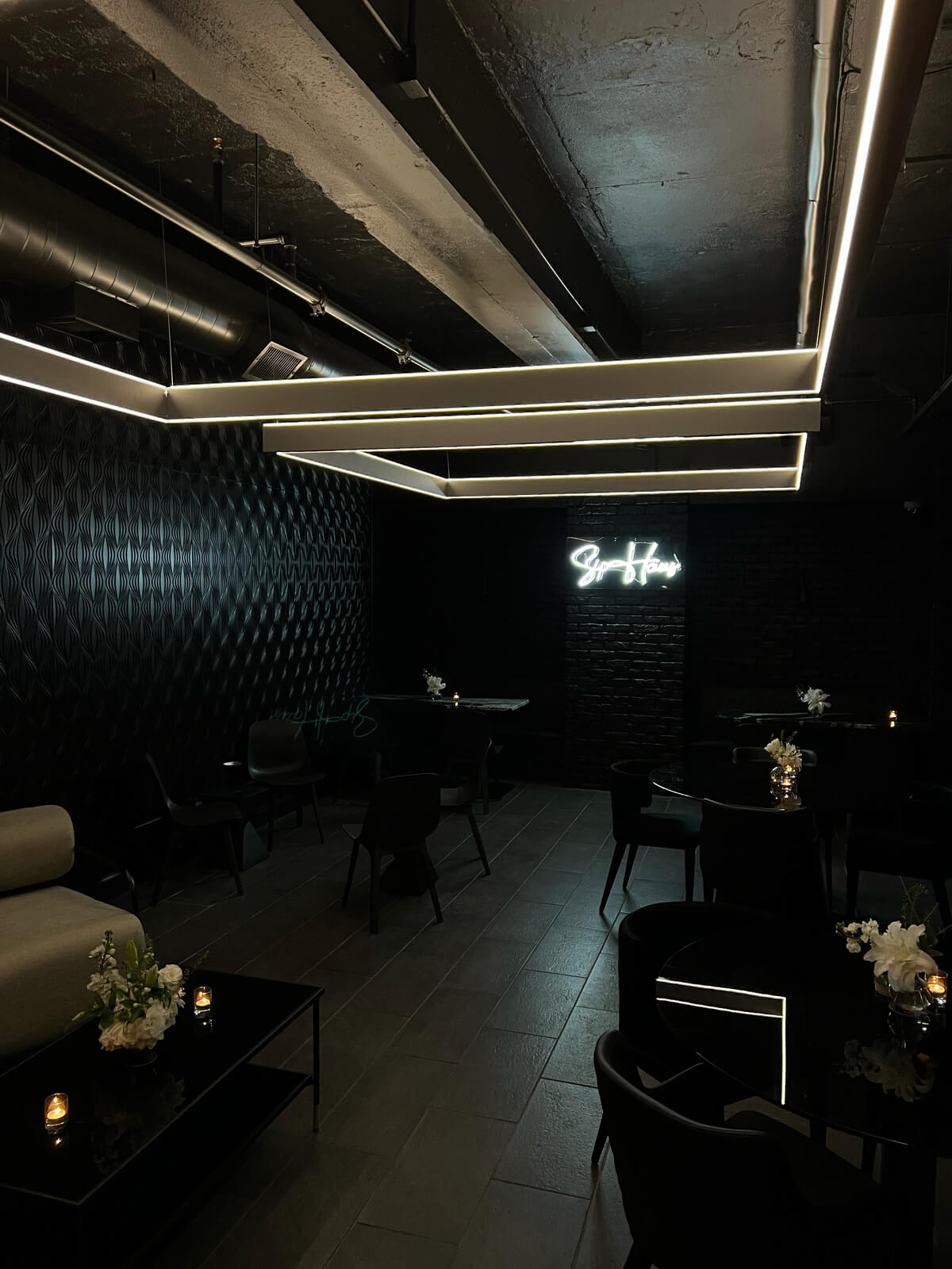 Sip Haus Intimate cocktail lounge in Midland, TX