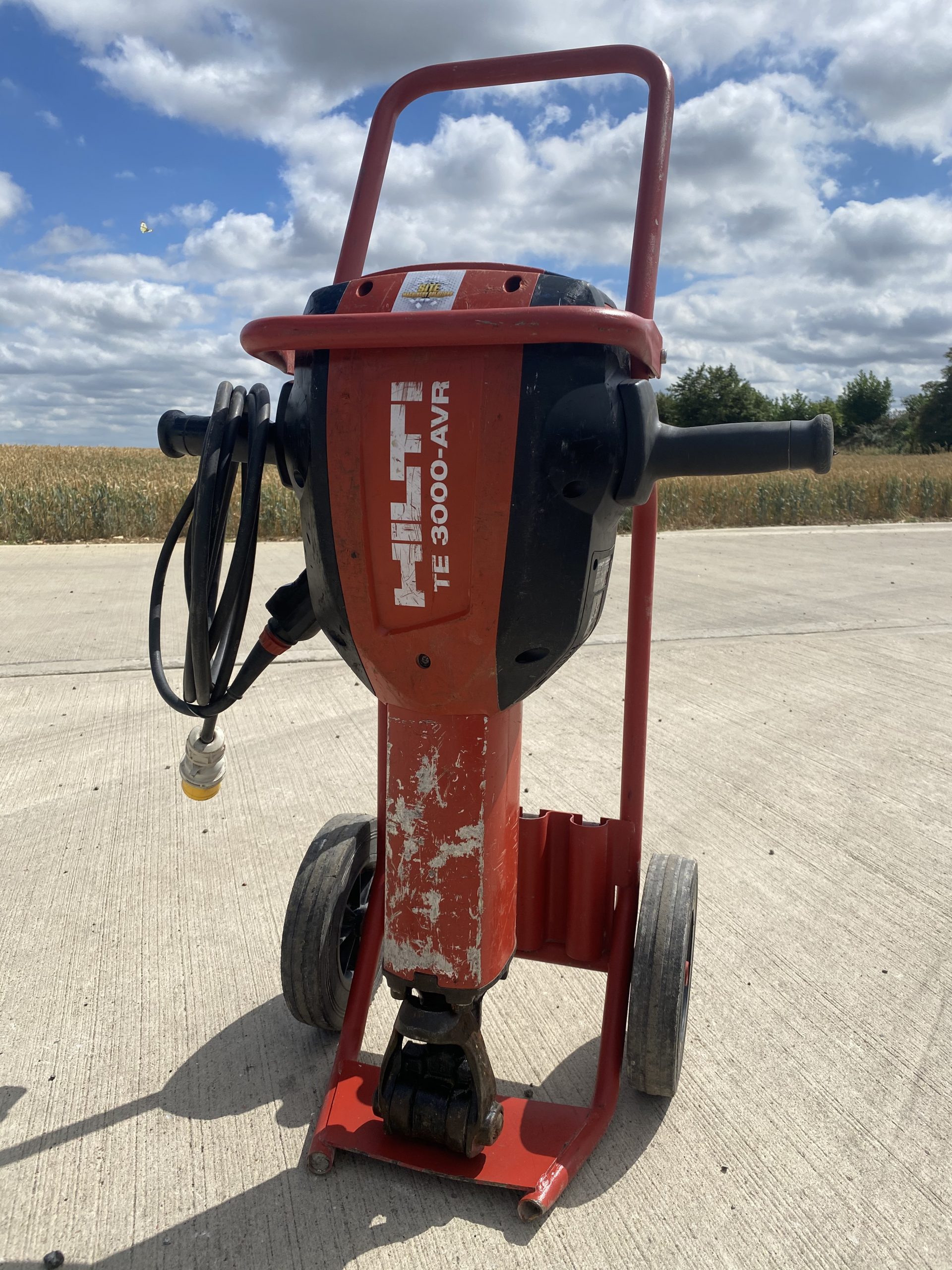 Hilti TE 3000AVR 120V Heavy Duty Electric Jack Hammer Breaker Cart Bits