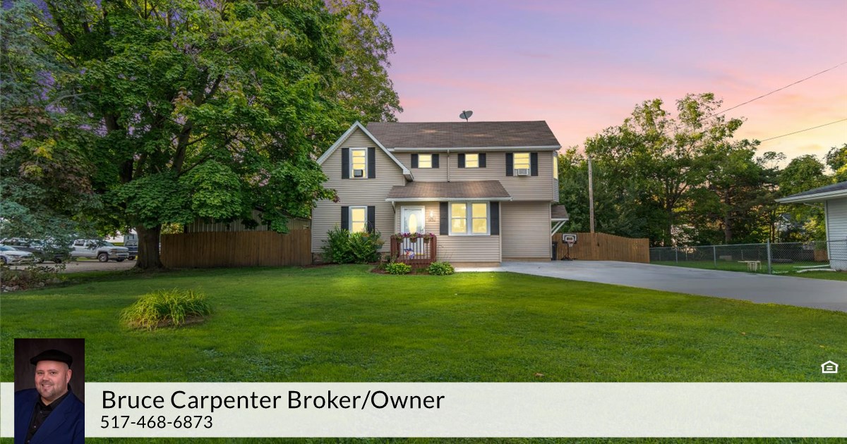 641 Jordan Lake St, Lake Odessa, MI 48849