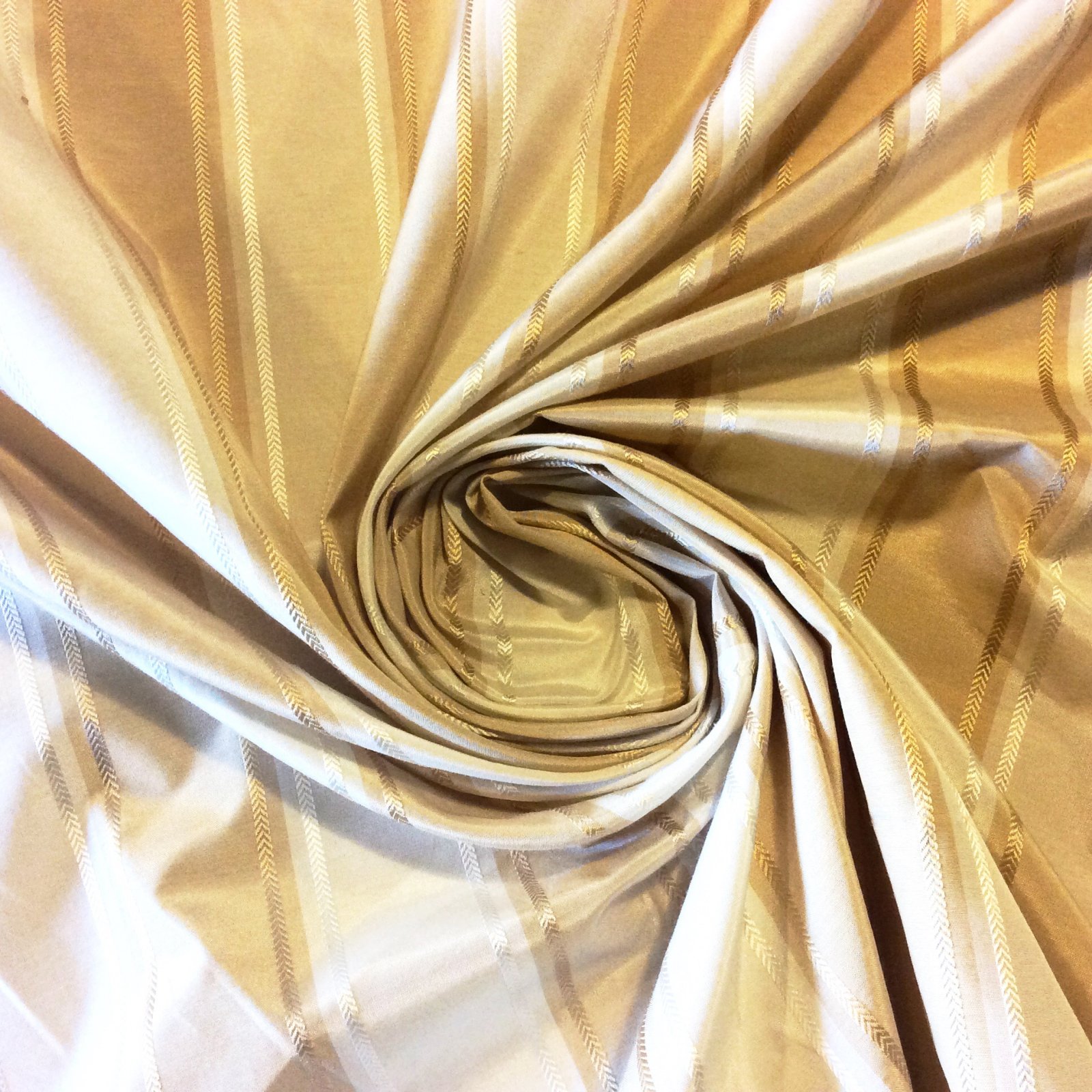 HD754 Regency Style Ivory and Butter Yellow Gold Vertical Stripe with