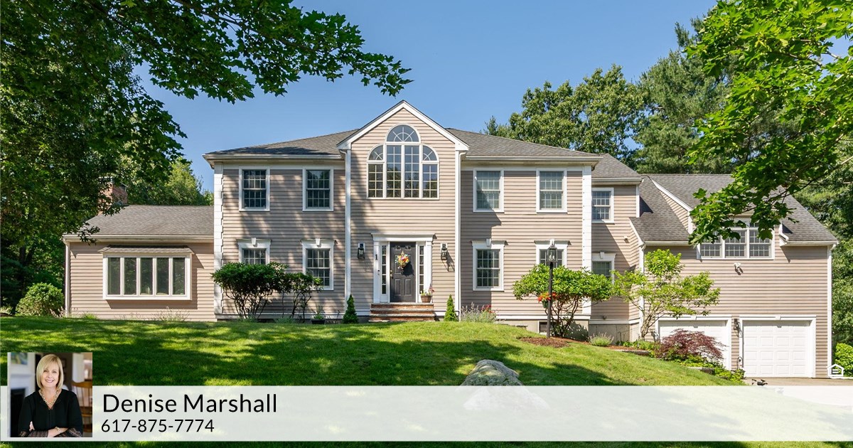 1 Huckleberry Hill Ln, Hingham, MA 02043