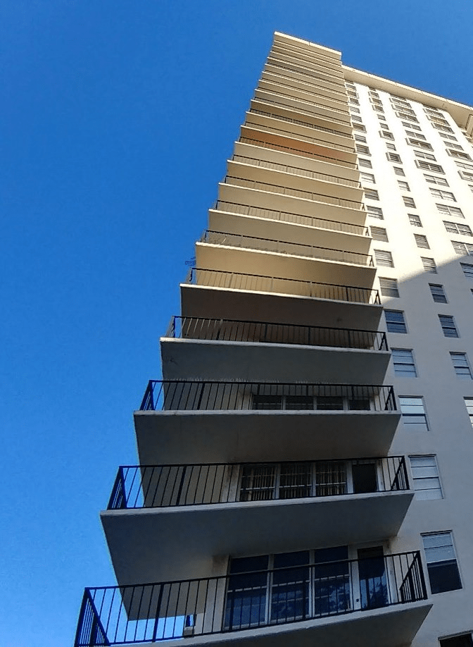 Winston Towers 500 >