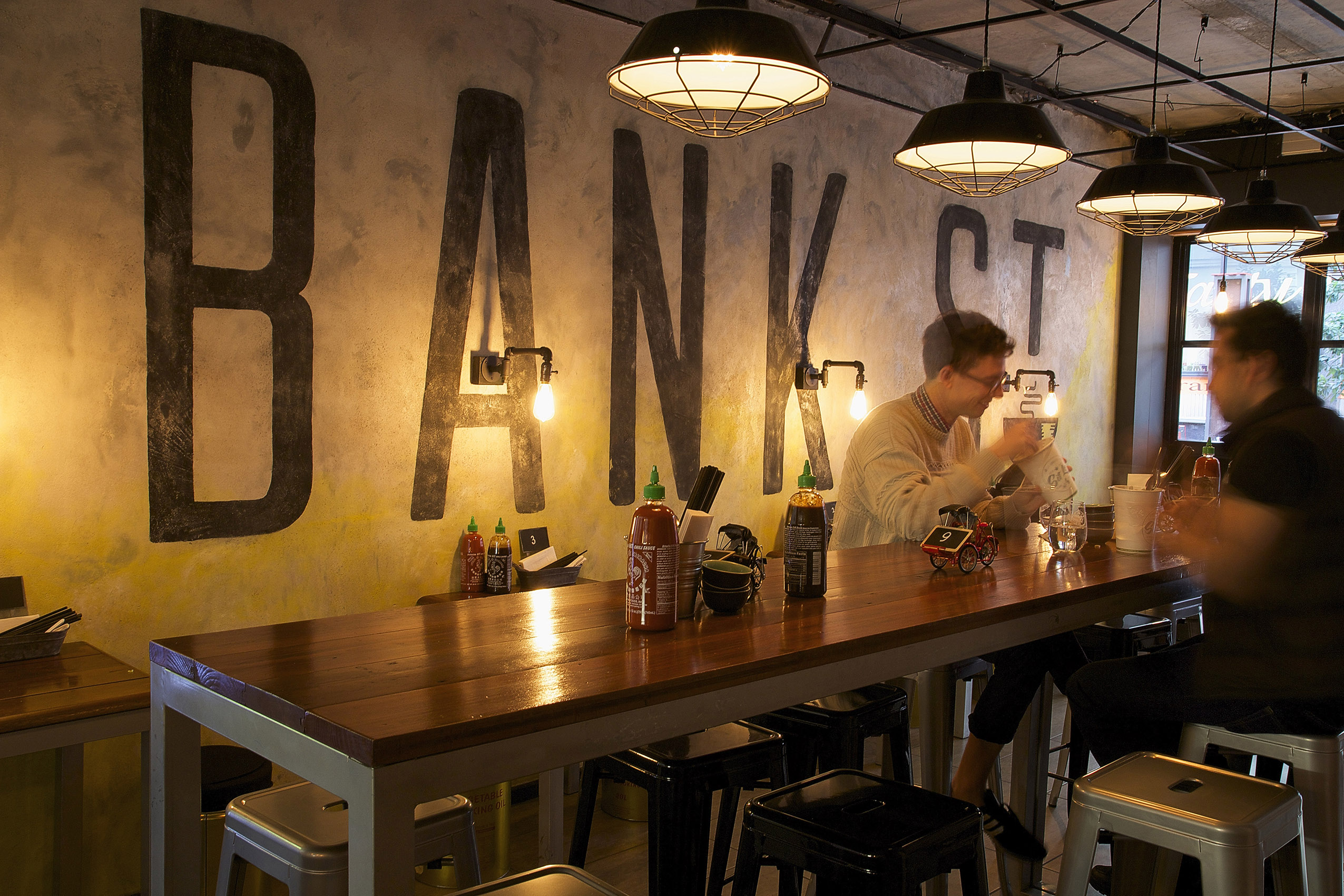 SIT LO – Rustic Vietnamese style eateries to combine with a modern