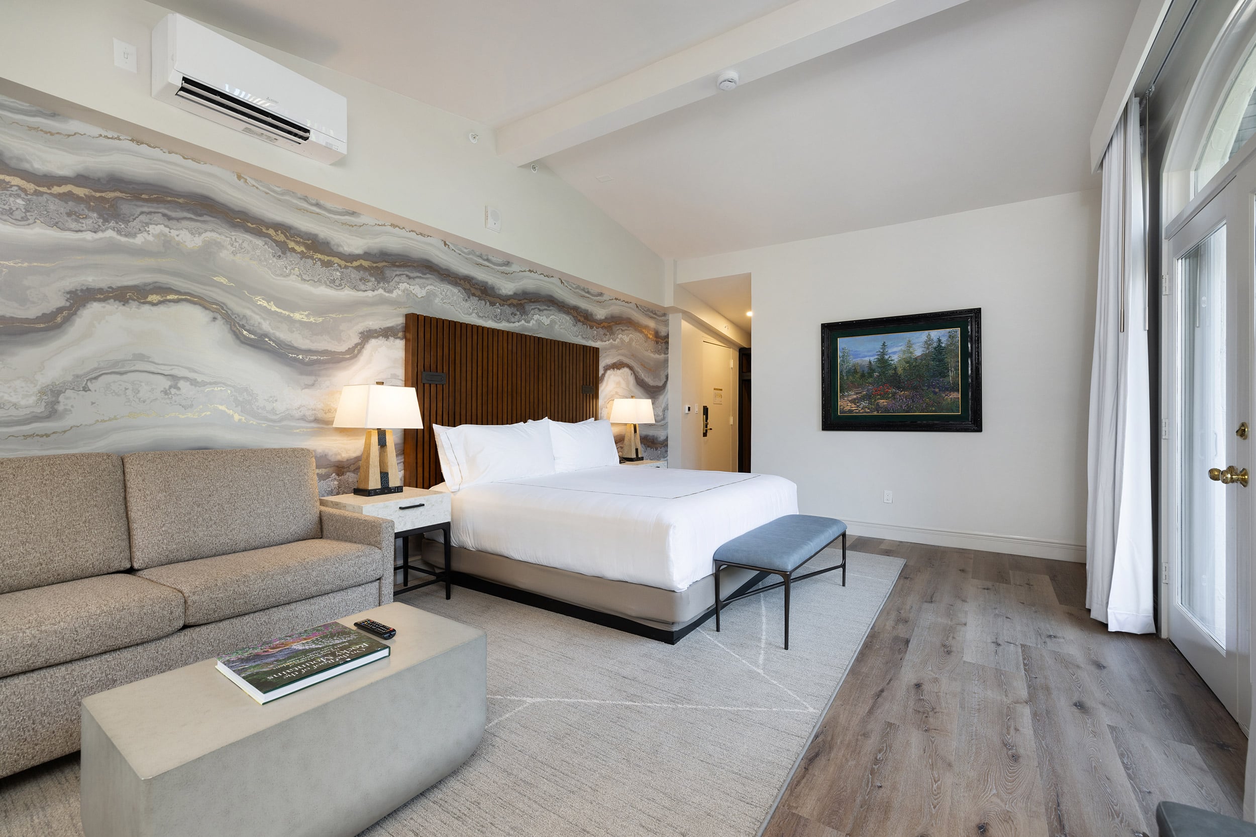 Suites + Lofts Sitzmark Vail