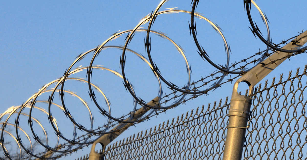 To fight vandalism, Chavez, Bredefeld pitch allowing razor wire fencing