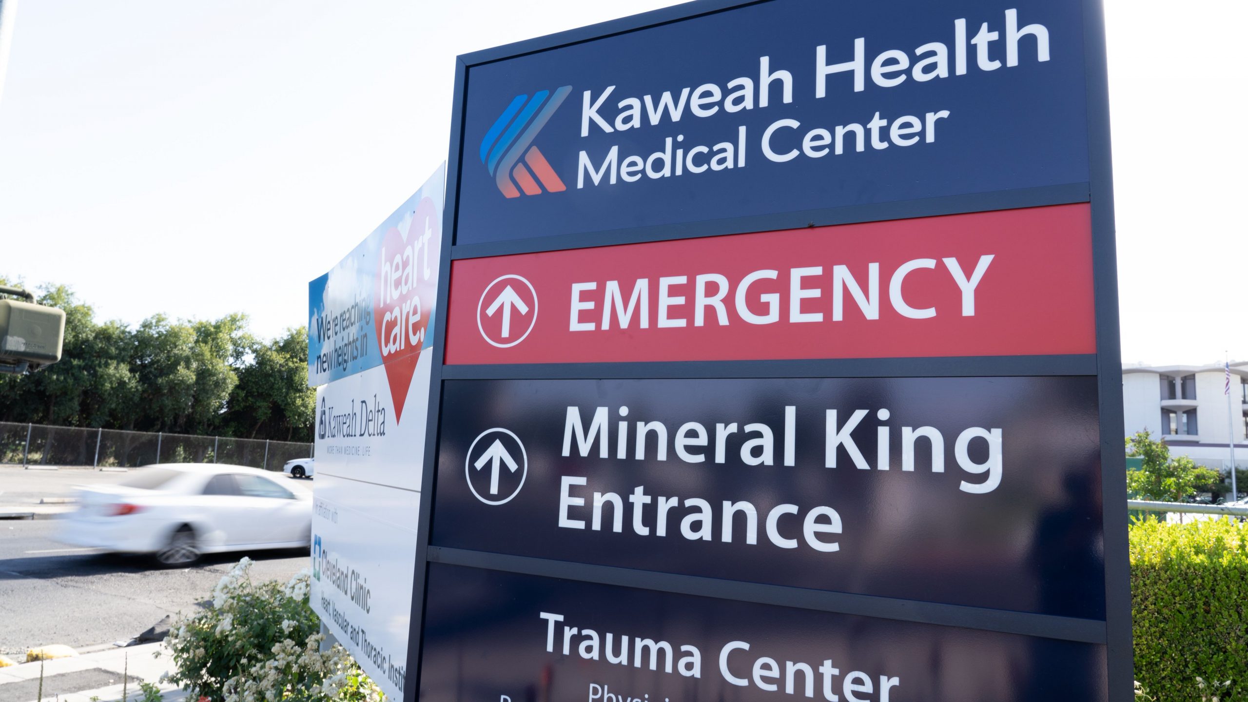 Kaweah Health eases restrictions on visitors at hospital
