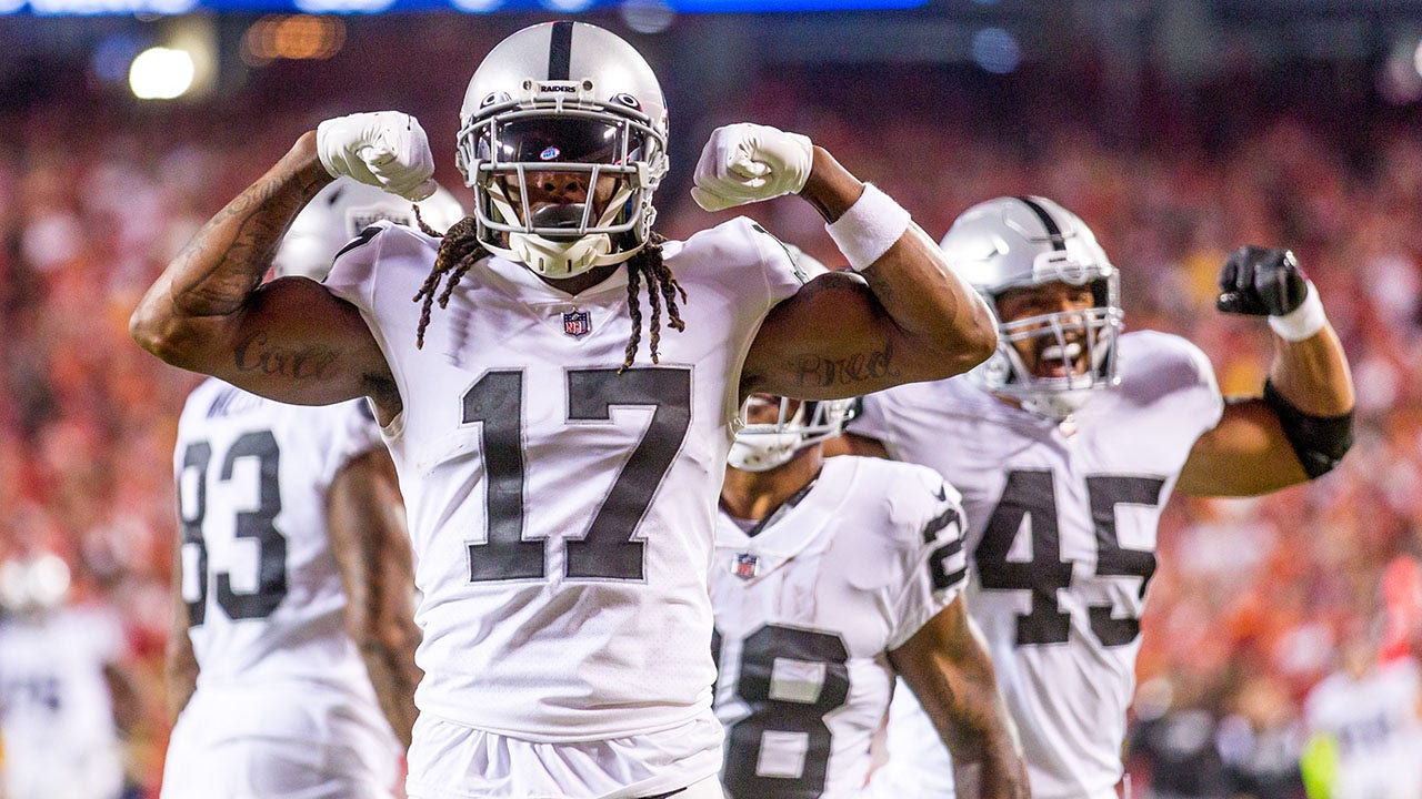 Raiders trade Davante Adams to Jets