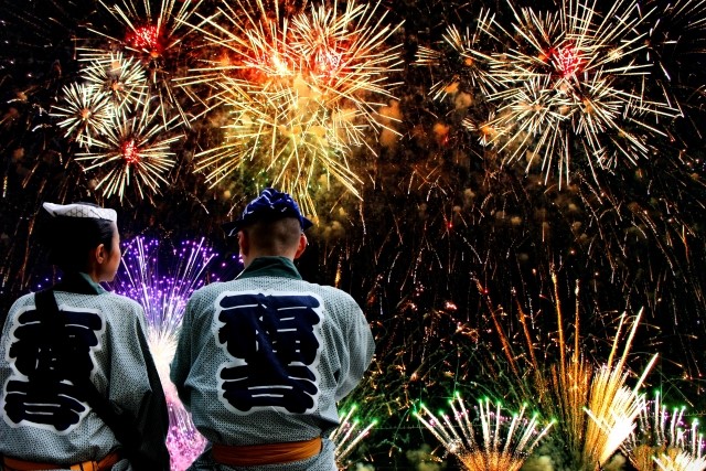 松山三津浜花火大会の穴場スポット 21年の開催日と駐車場や交通規制は 松山三津浜花火大会の穴場スポット 21年の開催日と駐車場や交通規制は