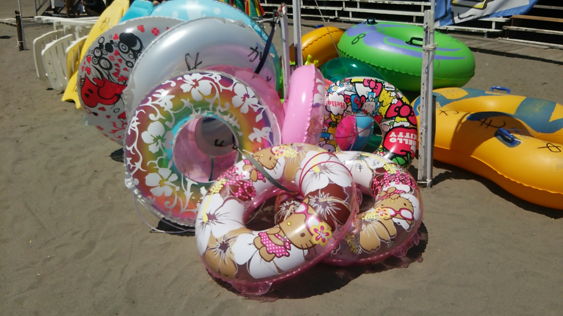 静波海水浴場 海の家かもめ