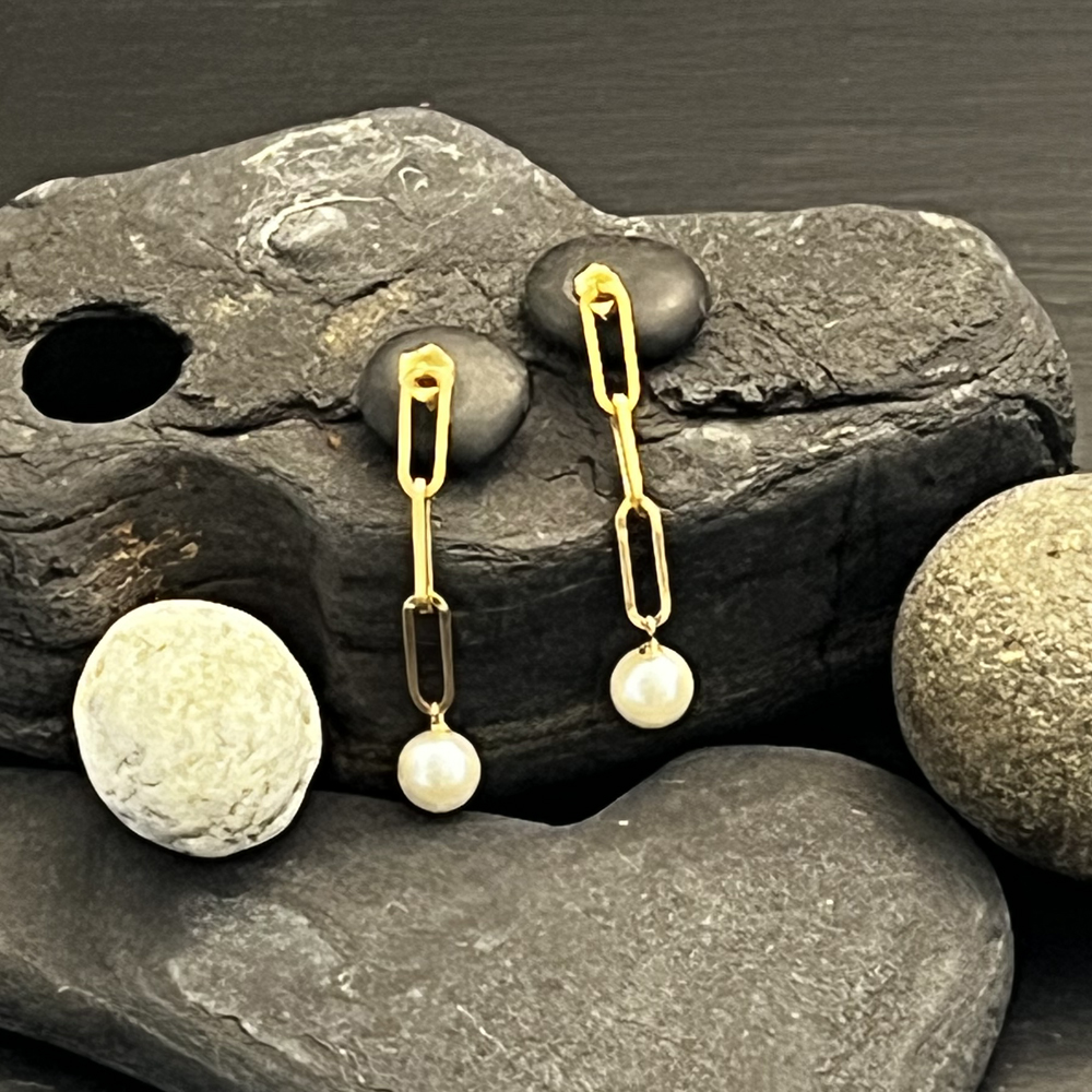 Paper Clip Chain and Freshwater Pearls SKANDA