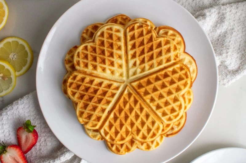 Hjertevafler (Norwegian HeartShaped Waffles) Skandibaking