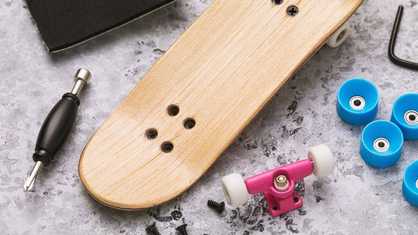 Learn How to Assemble Your Skateboard in 6 Steps