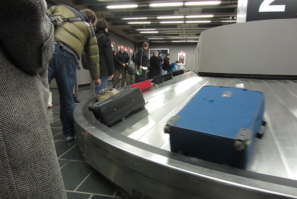 Did American Airlines or U.S. Airways lose more bags in 2012?