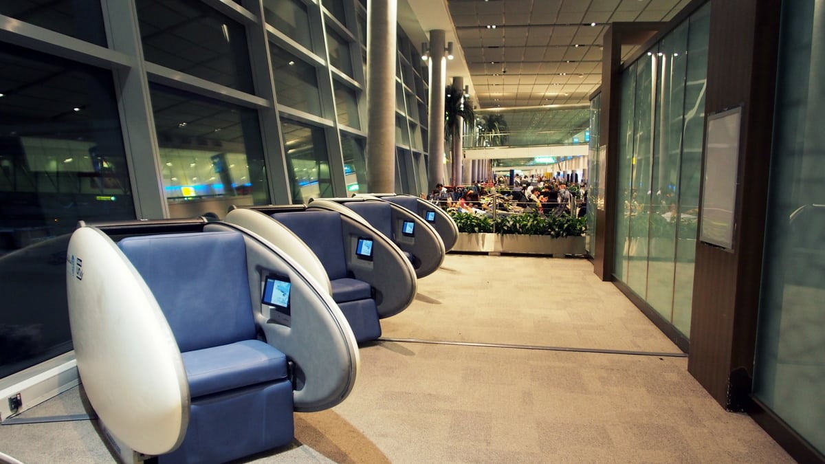 Up Close With Abu Dhabi Airport's Futuristic Sleeping Pods Skift