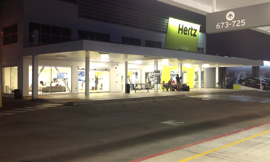 Hertz Attempts to Remake CarRental Stores with iPads, Charging