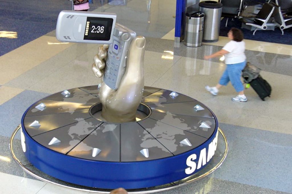 Why Airports Are Tracking Your Smartphone Use While You Wait for Flights