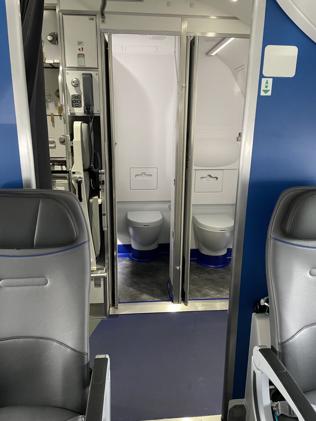 U.S. to Require Larger Toilets on Most SingleAisle Planes From 2035