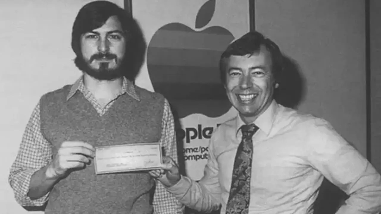 Apple Marketing Strategy 3 Trillion Net Worth Secrets