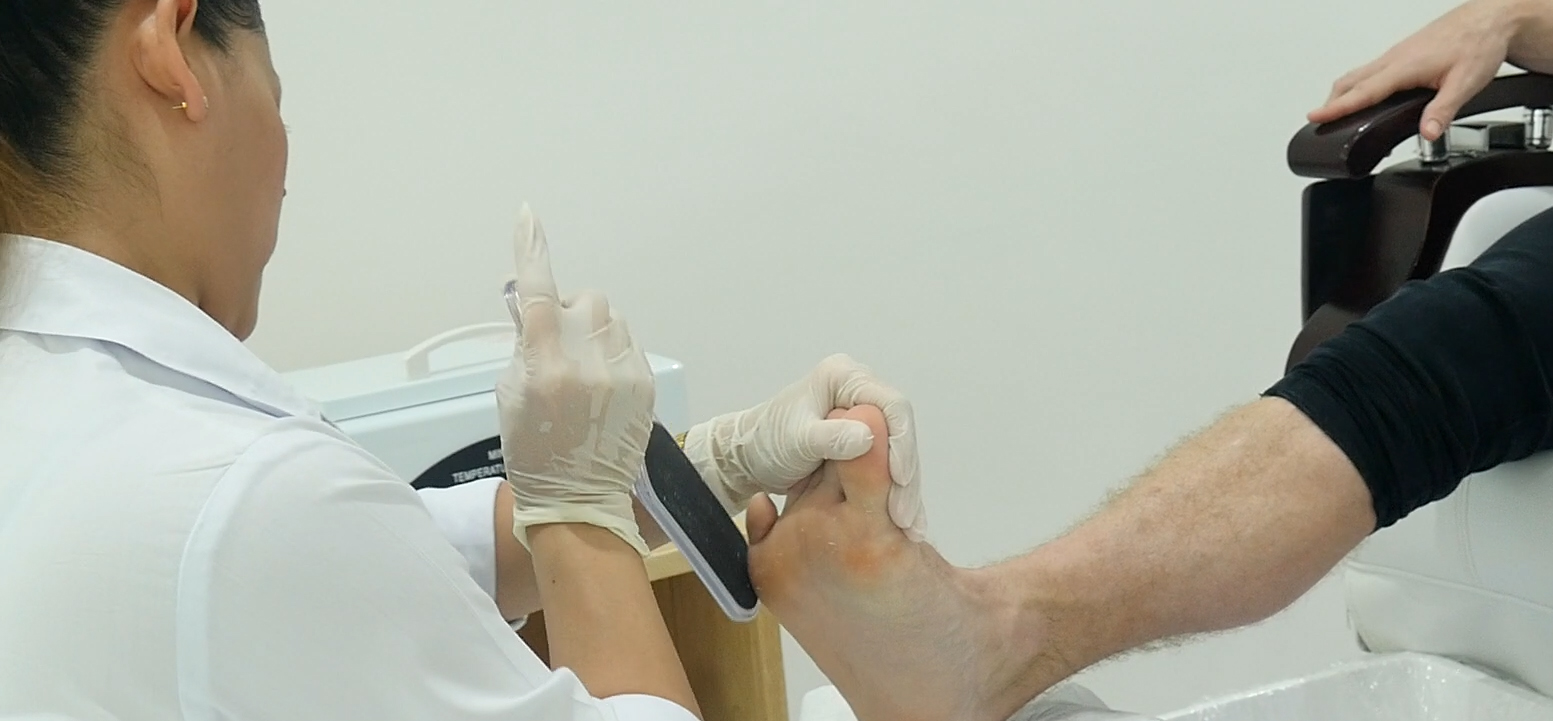 Foot Scrubbing in Foot Spa SKILLS Dubai SKILLS by Barber Mo