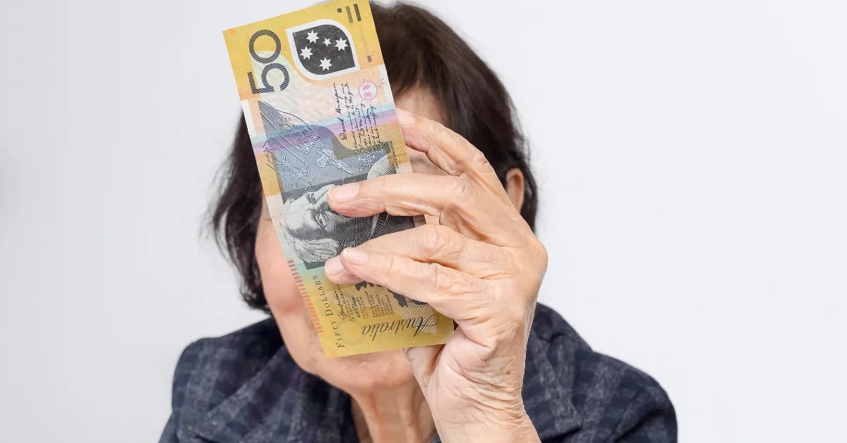 How Gifting Money can Affect the Age Pension SKRM