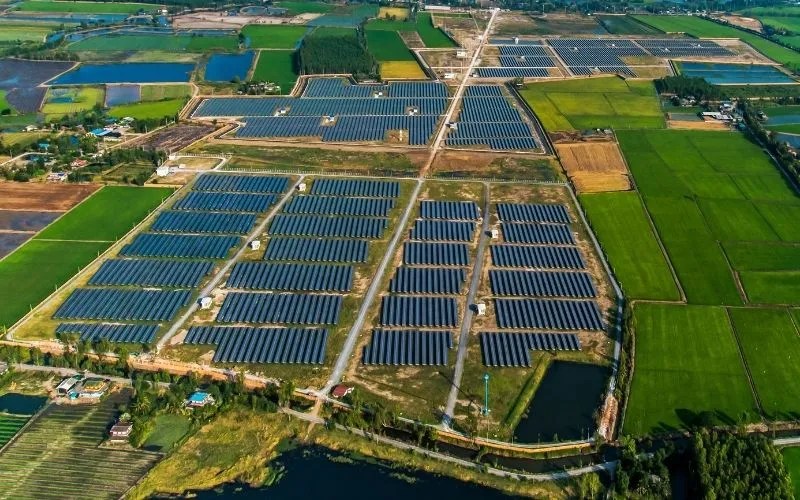 how to start a solar farm