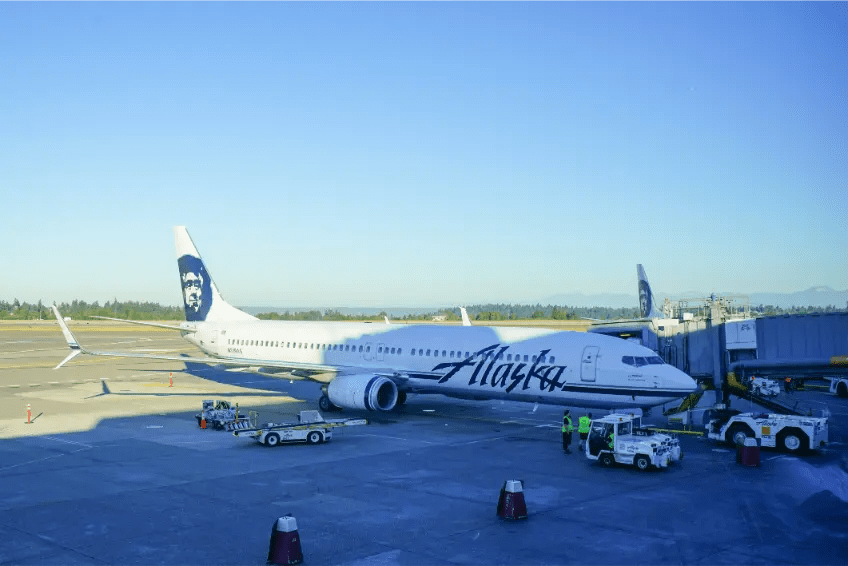 Alaska Airlines Increases Baggage Fees for the First Time in Six Years