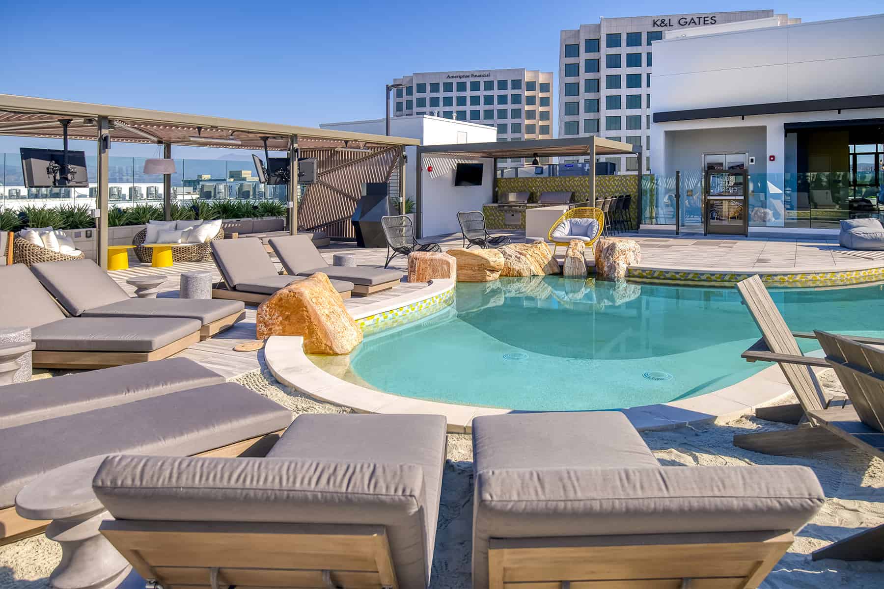 Luxury Apartments in Irvine, CA for Rent Skyloft Apartments
