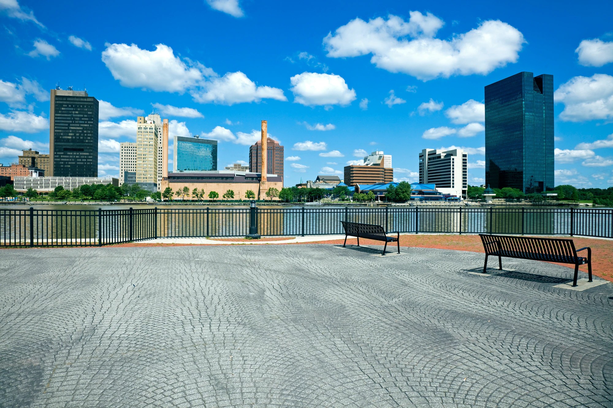 歴史あるオハイオ州トレドの町でモーミー川の自然とスポーツを満喫しよう！ skyticket 観光ガイド