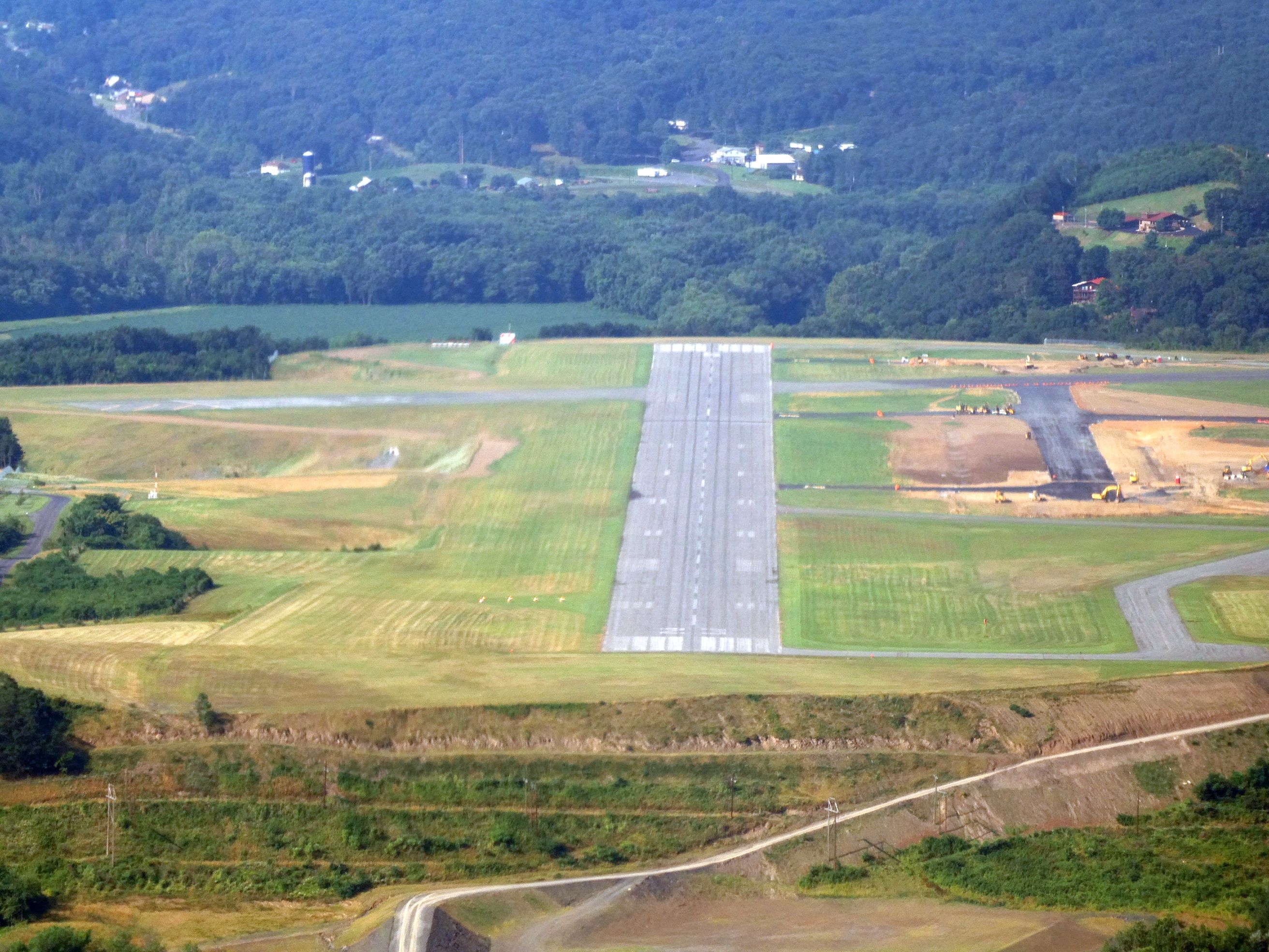 ILS to 23, KCBE SkyVector