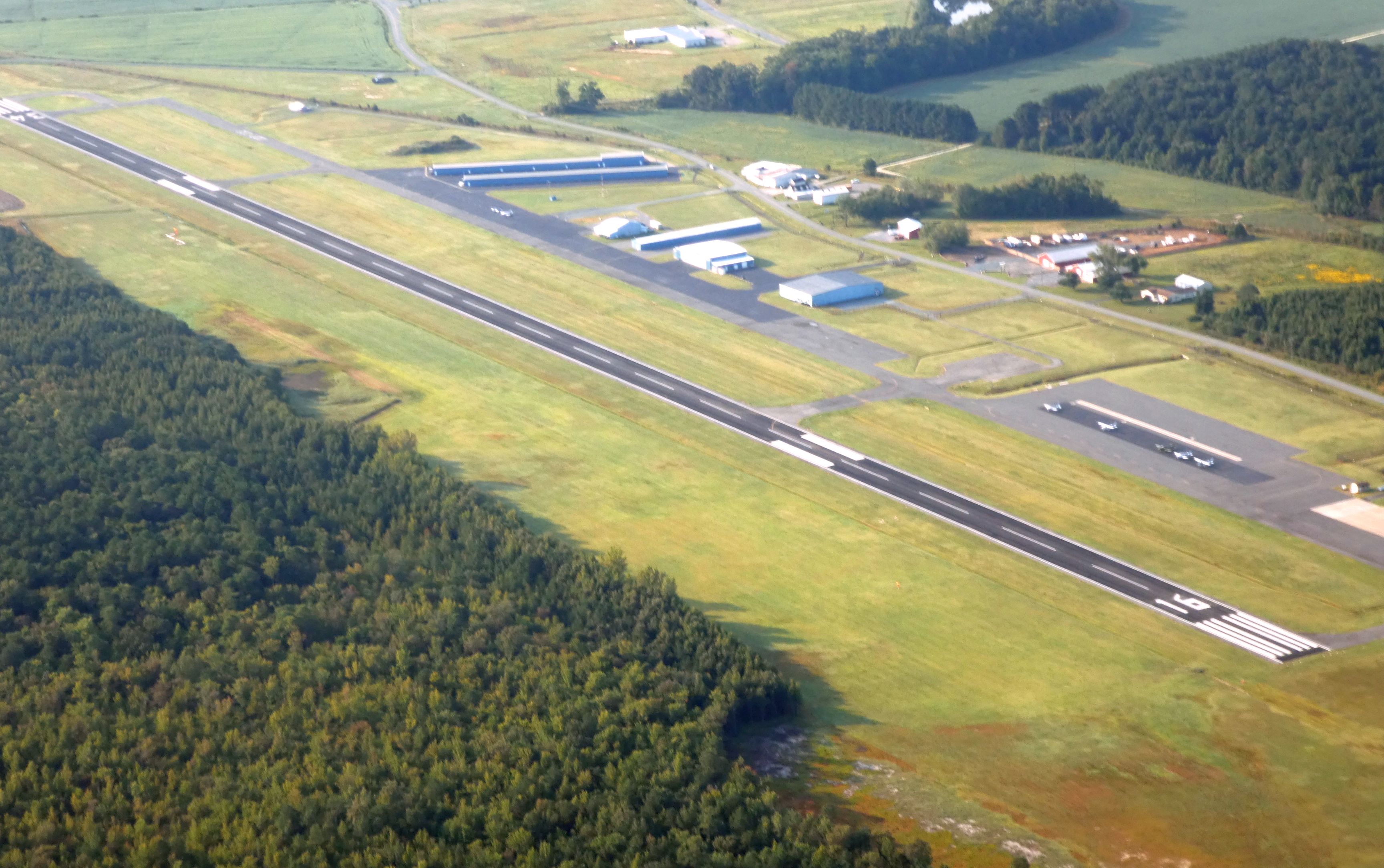 CGE CambridgeDorchester Regional Airport (25932) SkyVector