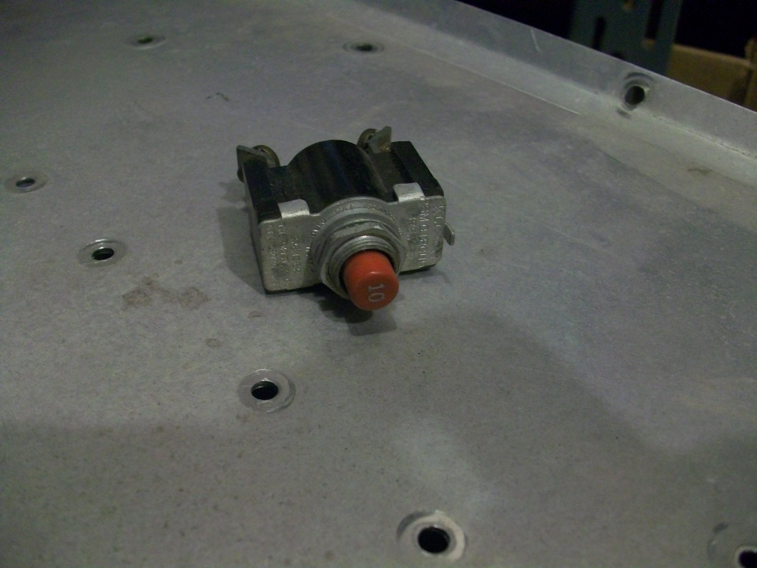 Circuit Breakers (klixon) — Skywagon City